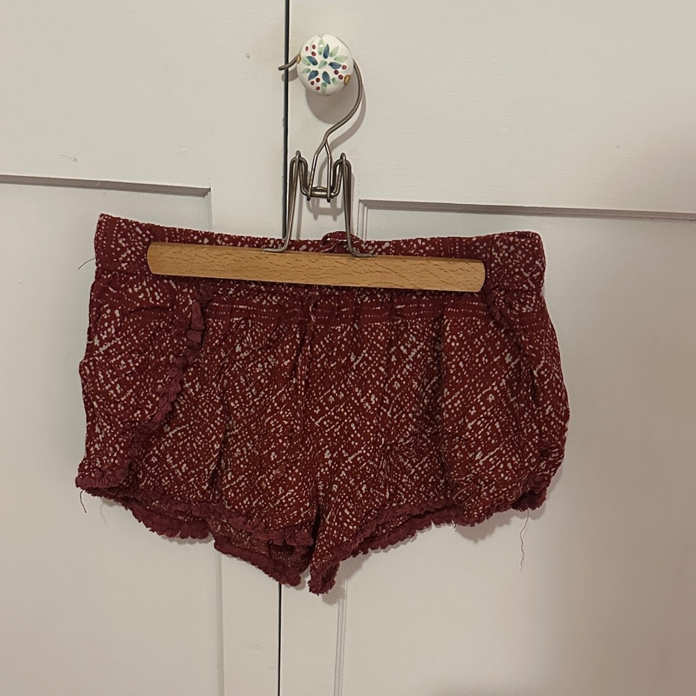 Ecote High Waist Red Patterned Shorts